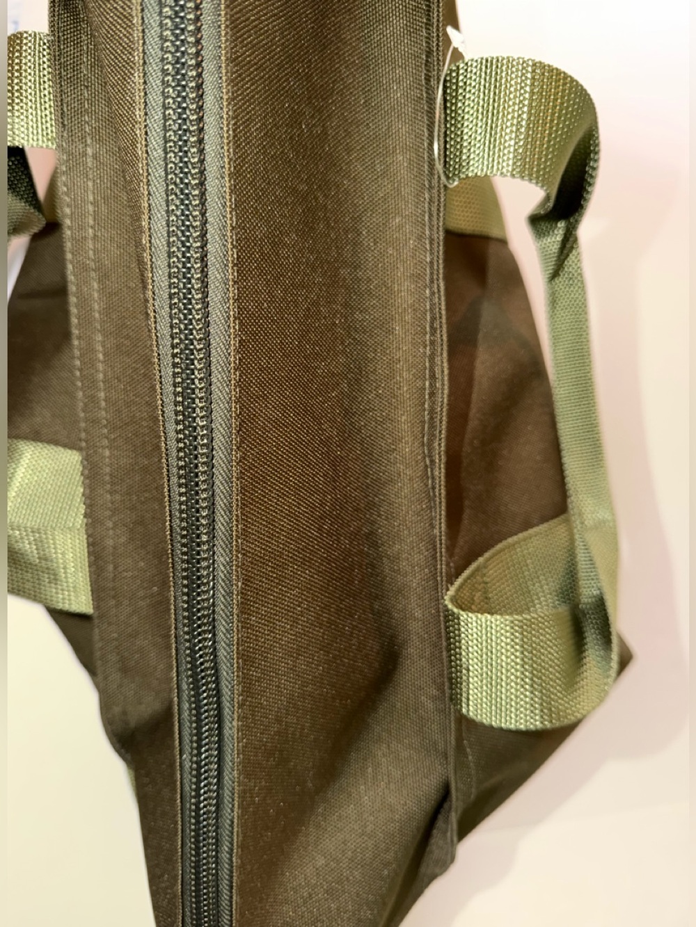 NWOT L.L. Bean LARGE Zip Hunter's Tote Bag With Strap - Picture 10 of 12